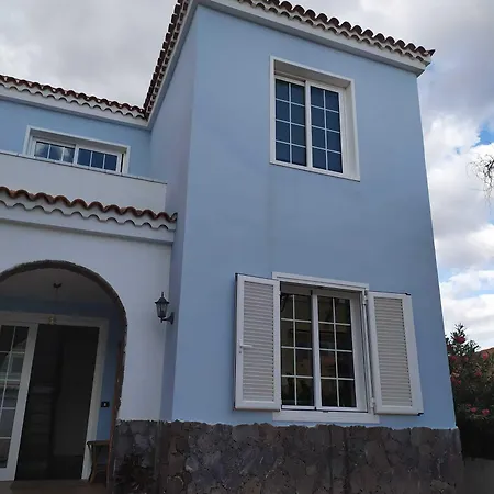 ゲストハウス The Blue House